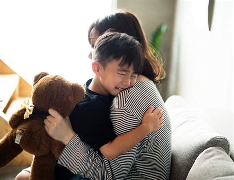 japonesa follando con su hijo